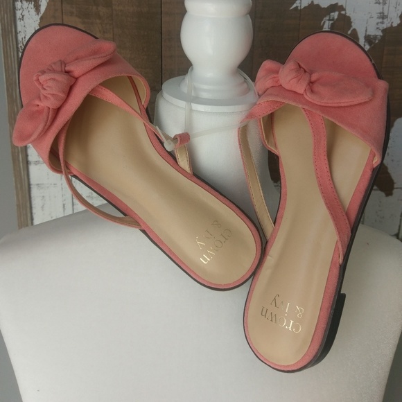 coral colored sandals